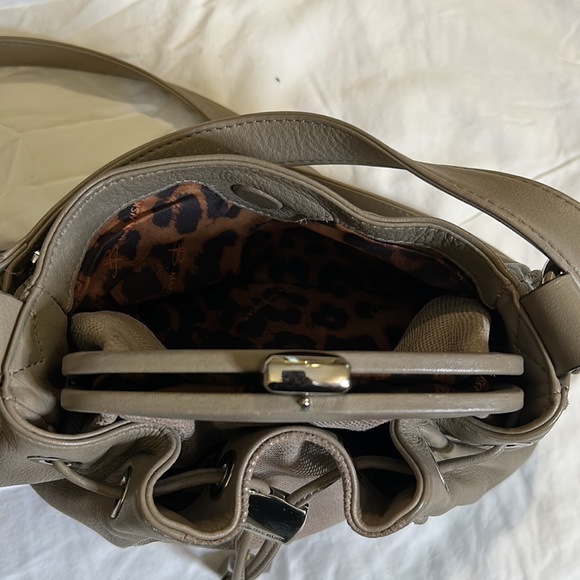 B. Makowsky vintaged drawstring bag! - Picture 5 of 9